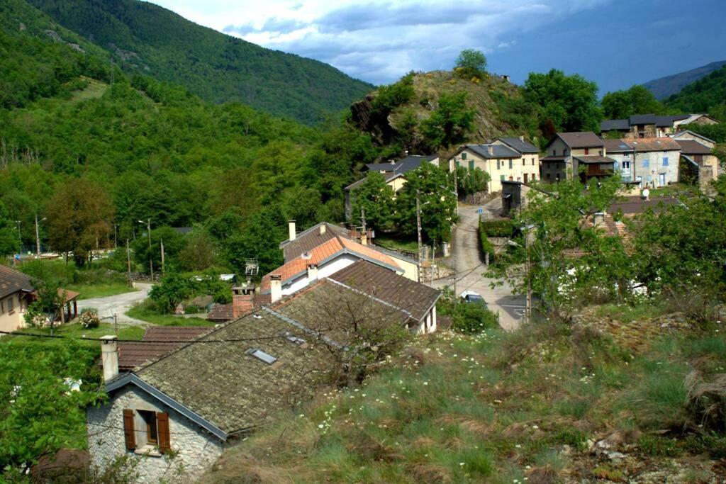 Maison au cœur des Pyrénées Perles-et-Castelet Exterior foto